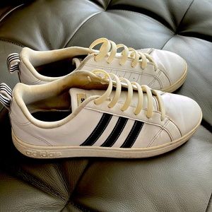 White addidas. Classic!!!